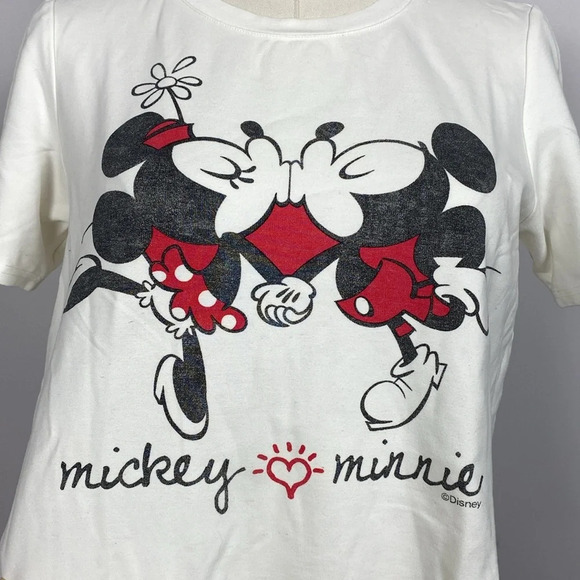 🌸 Disney Vintage Inspired Graphic Crop Top Tee with Mickey & Minnie - Picture 2 of 9